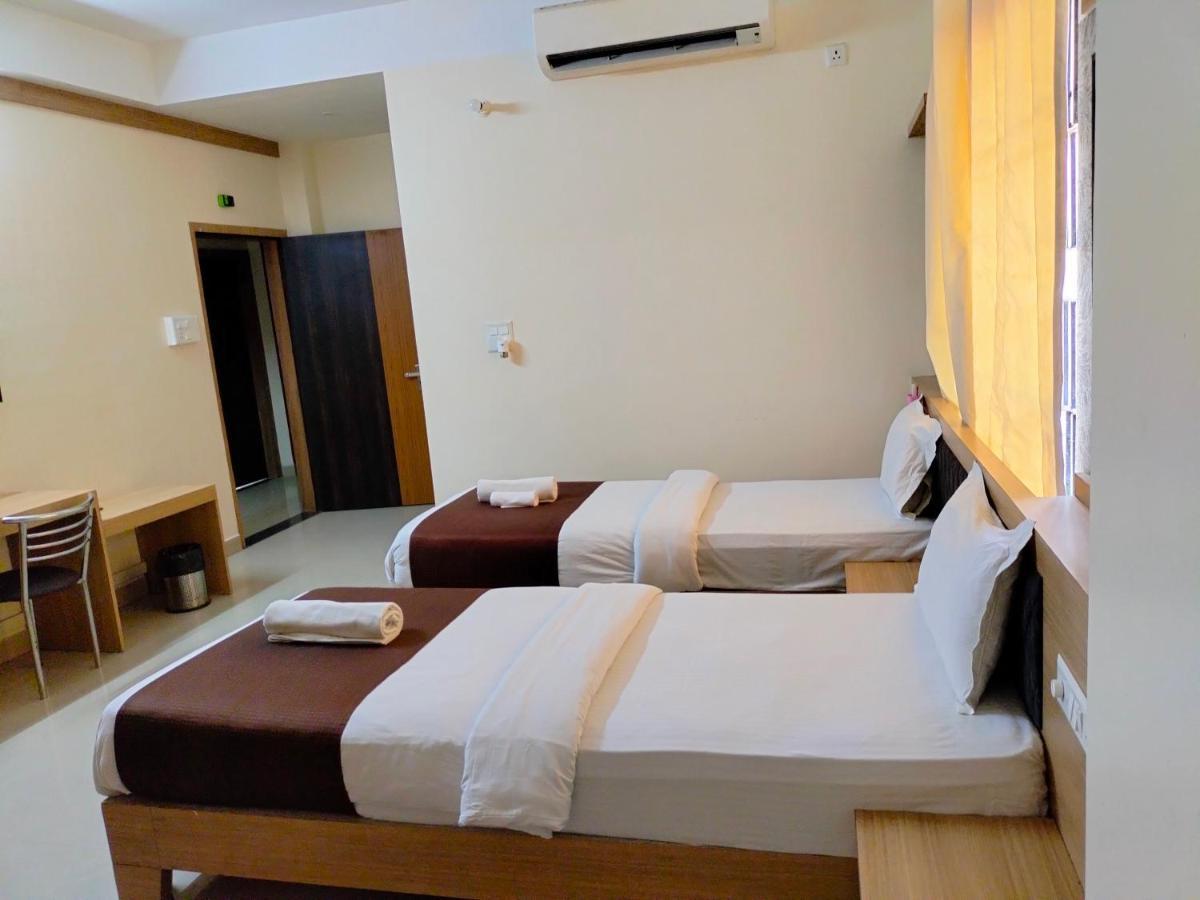 Hotel Jaysha Гувахати Екстериор снимка