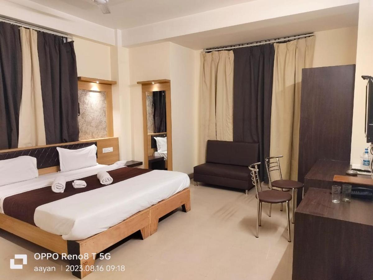 Hotel Jaysha Гувахати Екстериор снимка