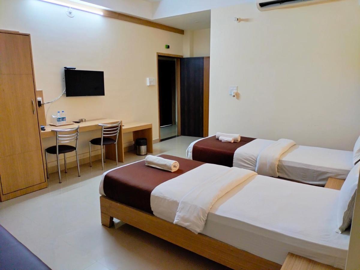 Hotel Jaysha Гувахати Екстериор снимка